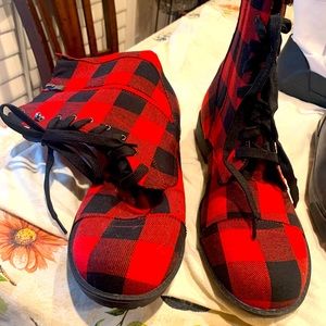 ‼️SOLD‼️ Flannel women’s boots